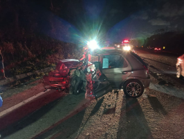 Colisão entre dois carros deixa um morto e dois feridos na BR-235 em Nossa Senhora do Socorro